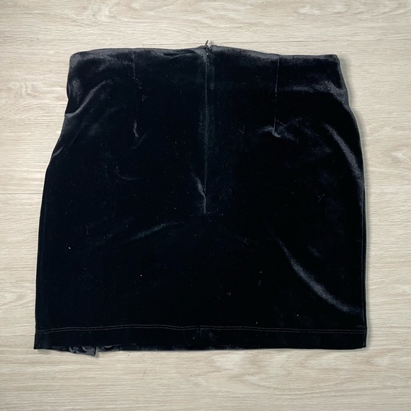 Velvet Skirt - Picture 2 of 3